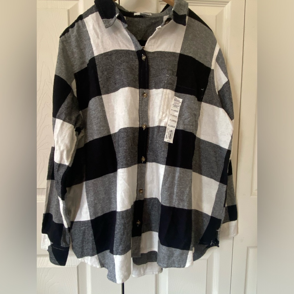 BRAND NEW Sonoma black and white flannel